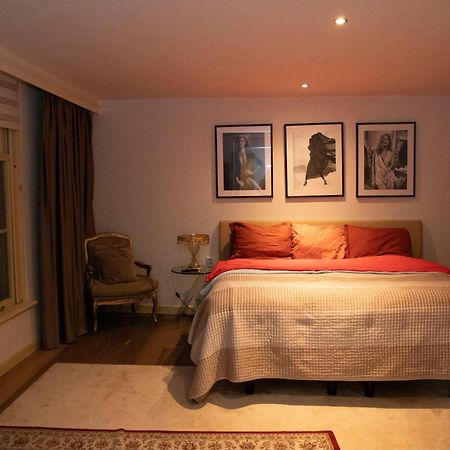 Red Light District B & B Canal View Amsterdam Exterior photo
